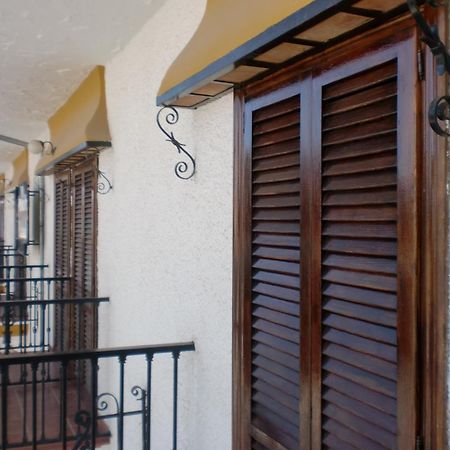 Hotel Restaurante Atalaya Комарес Экстерьер фото